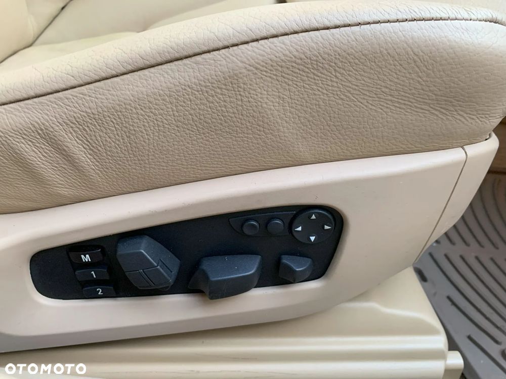 BMW Seria 5 530xi Touring - 27