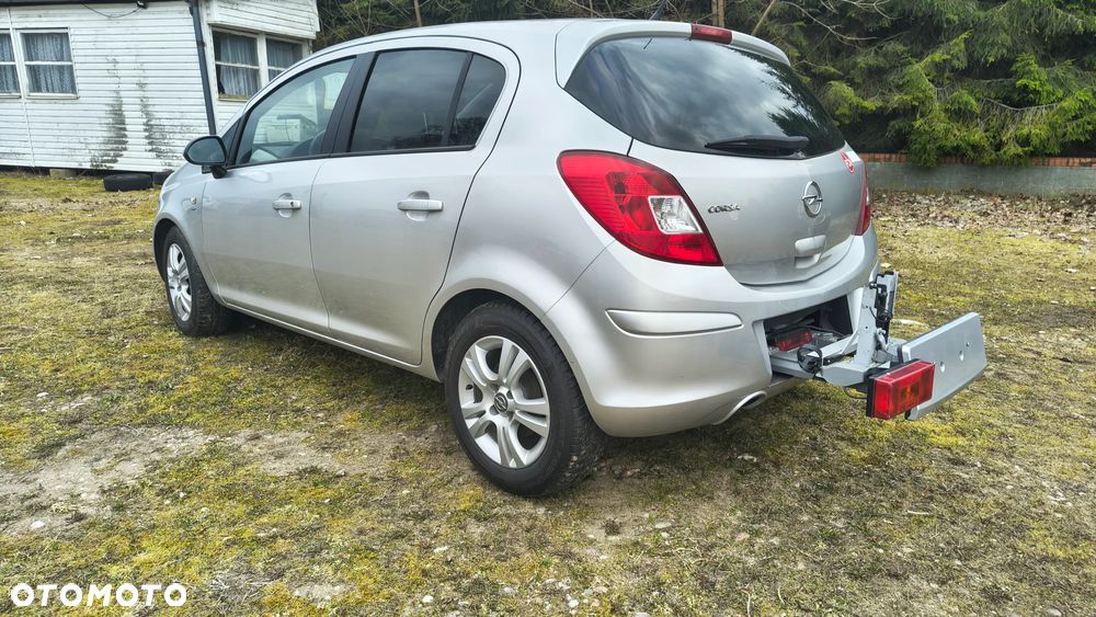 Opel Corsa 1.4 16V Satellite - 10