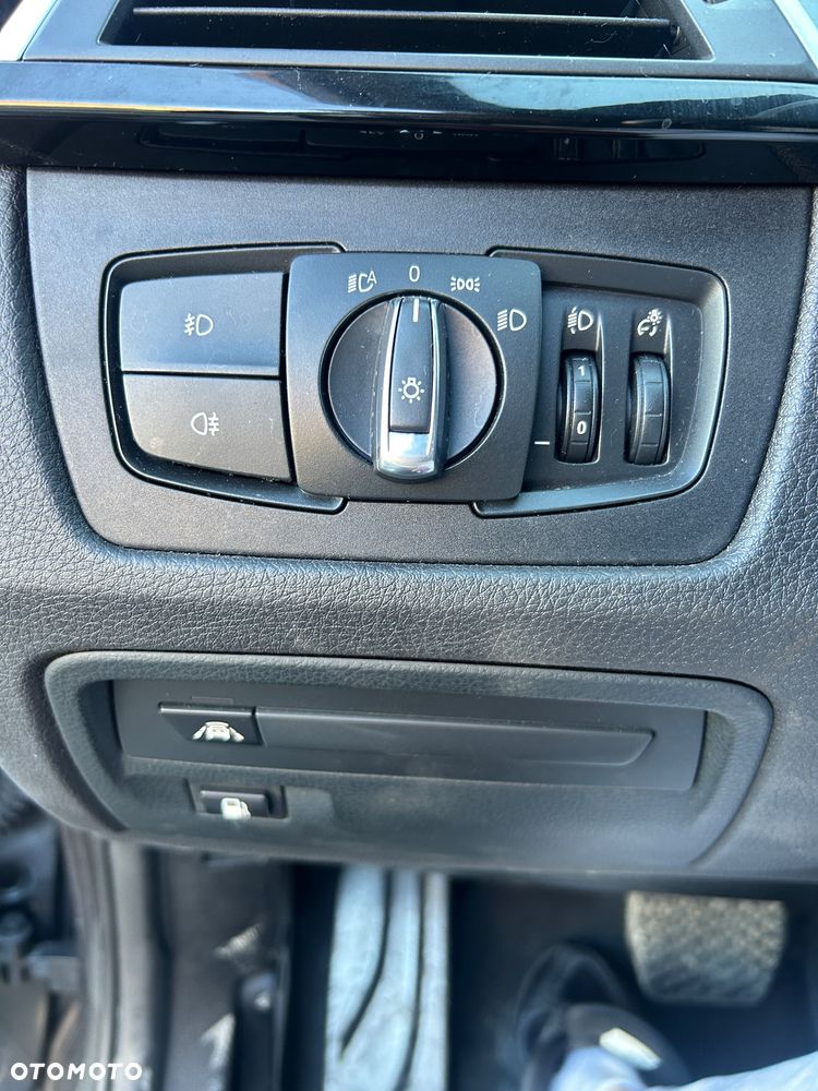 BMW Seria 3 330e iPerformance M Sport Shadow - 30