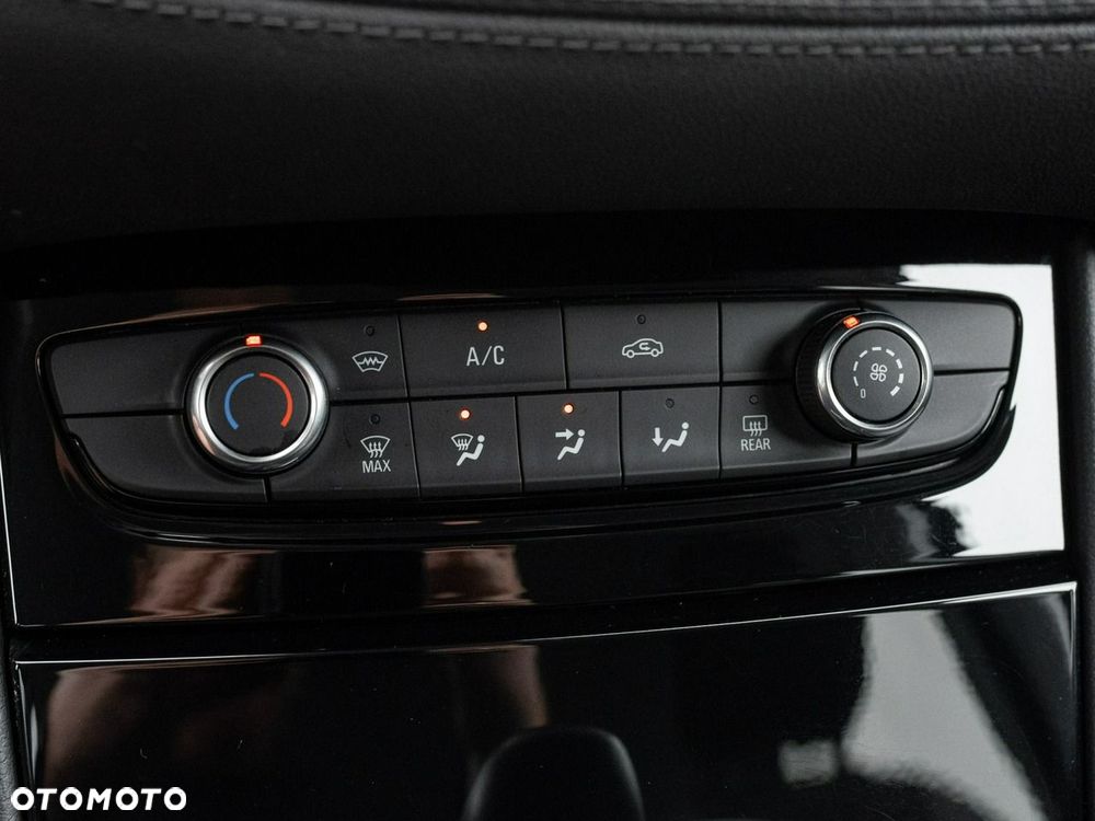 Opel Grandland X 1.2 T GPF Design Line S&S - 17