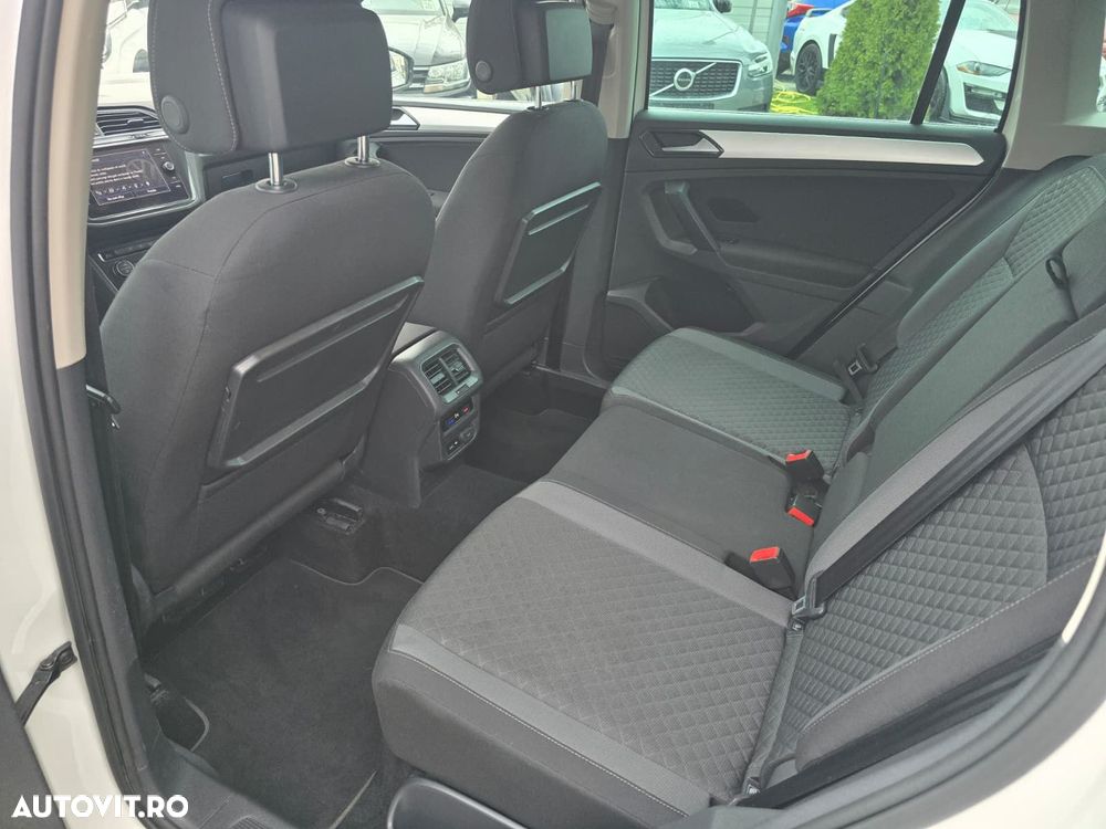 Volkswagen Tiguan - 12