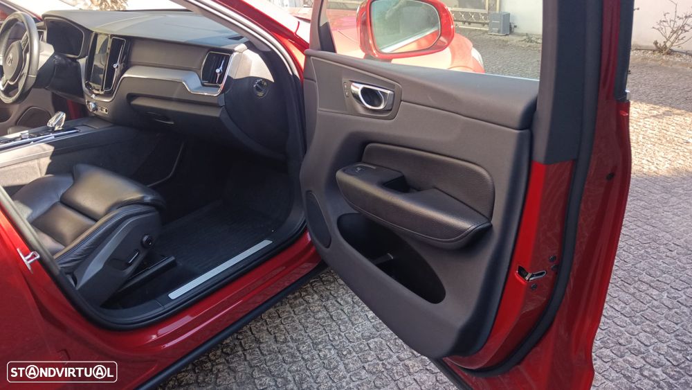 Volvo XC 60 2.0 T8 PHEV Inscription AWD - 4