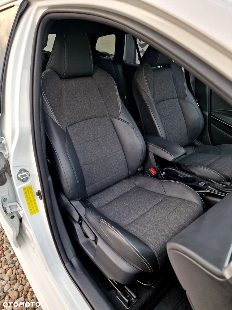 Toyota Corolla 1.8 Hybrid Selection - 33