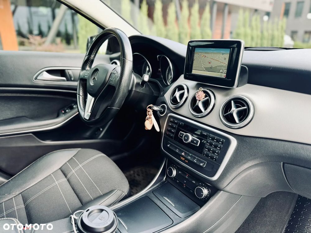 Mercedes-Benz GLA 220 CDI 7G-DCT AMG Line - 8
