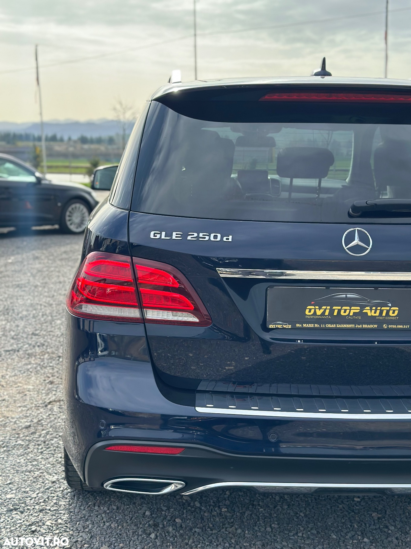 Mercedes-Benz GLE 250 d 4Matic 9G-TRONIC AMG Line - 13