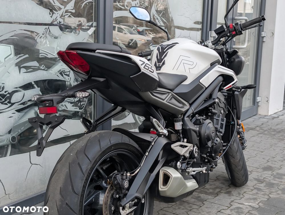 Triumph Street Triple - 25