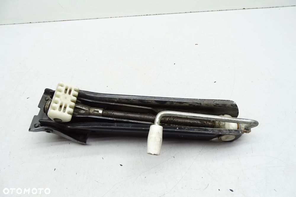 Mercedes C Klasa W203 CLK W209 Lewarek 2035830715 - 2