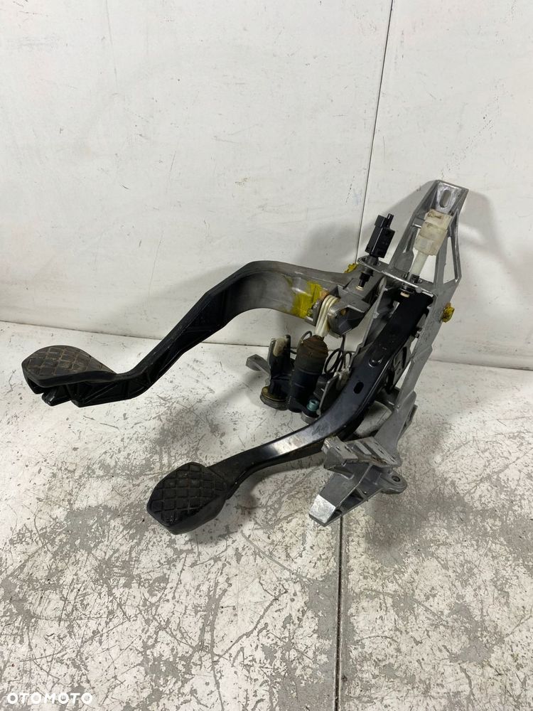 pedały audi passat b5 a4 b5 fl 8d1721117k - 1