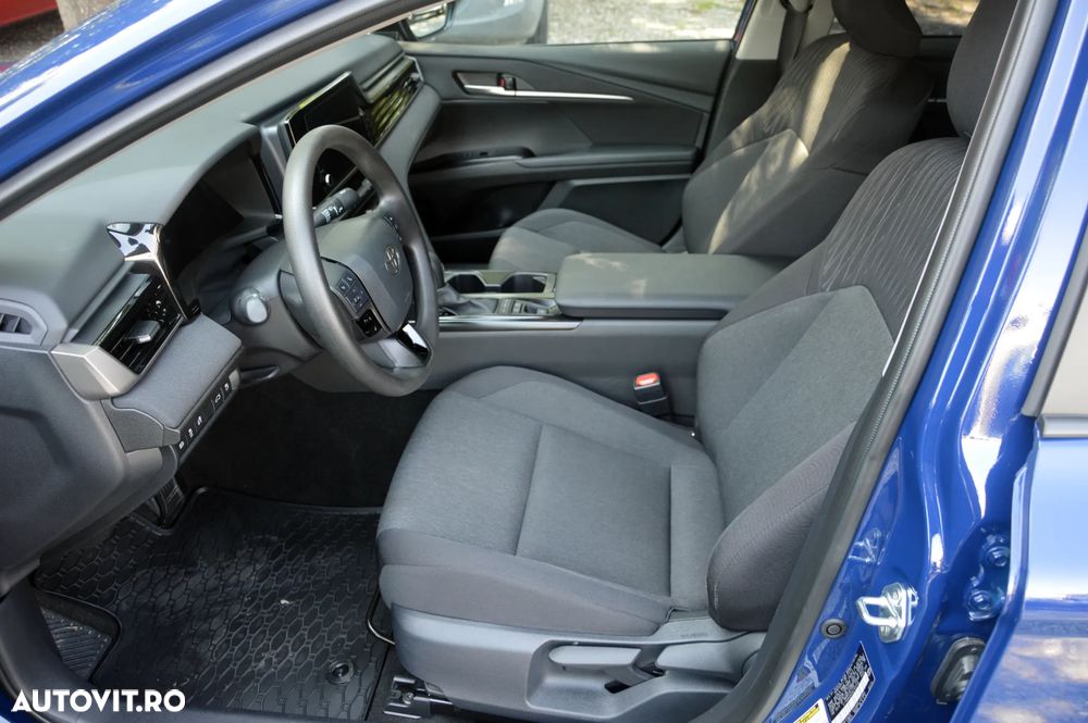 Toyota Camry Business Edition - 22