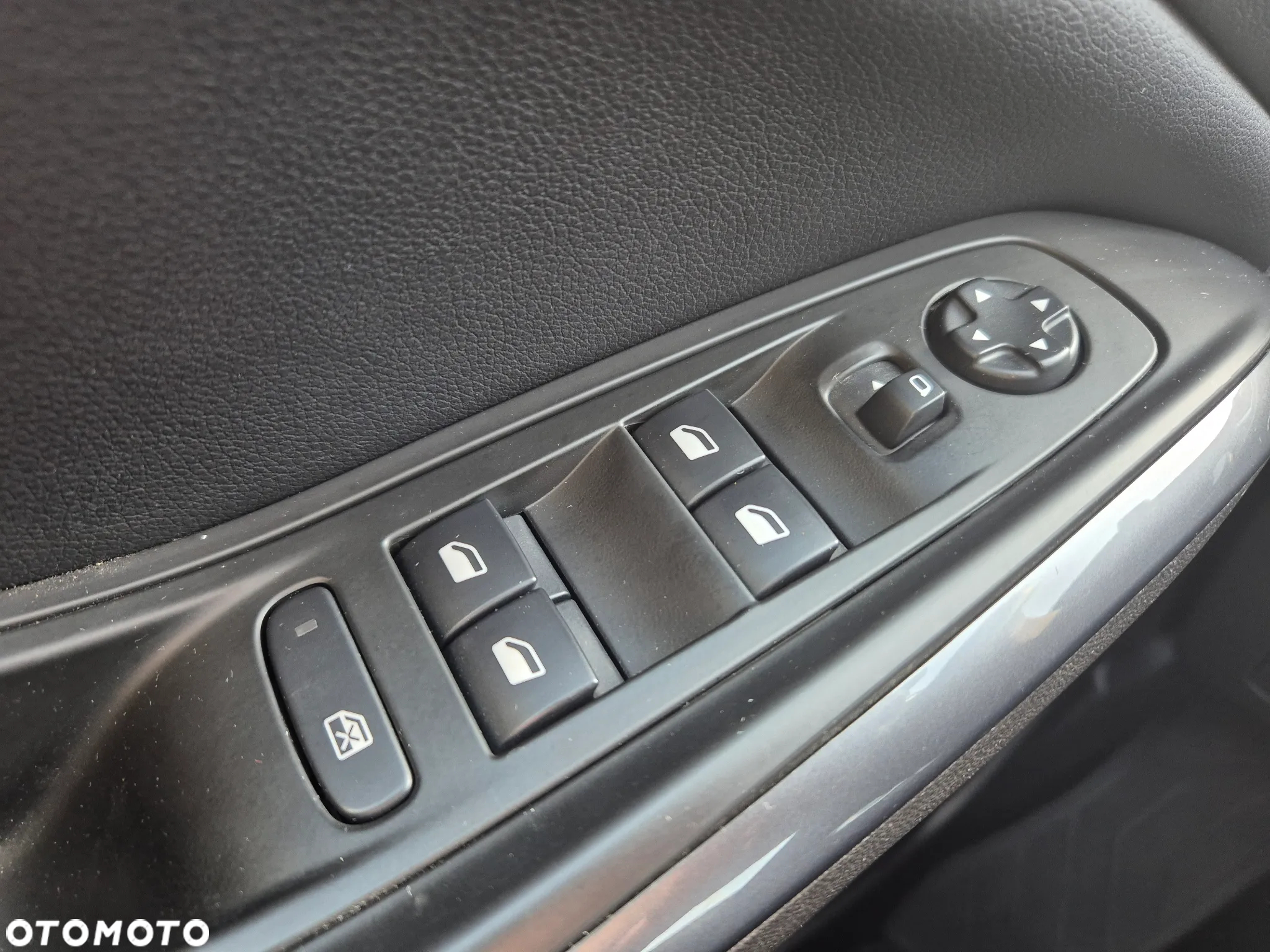 Opel Grandland X 1.2 T GPF Design Line S&S - 18