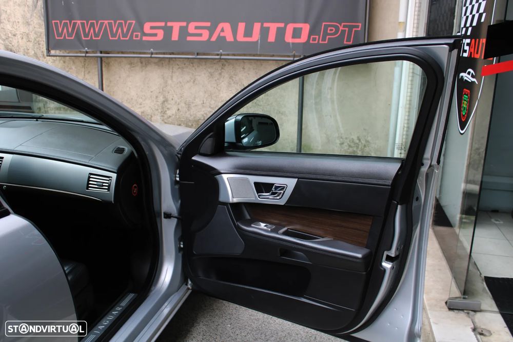 Jaguar XF 2.2 - 28