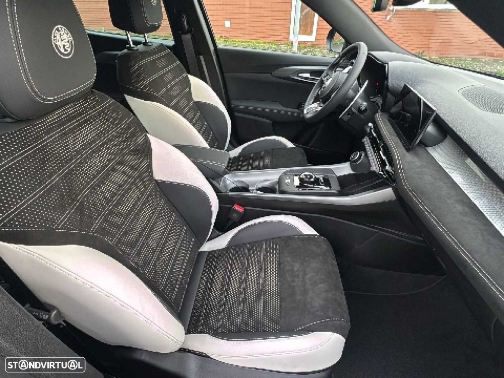 Alfa Romeo Tonale 1.5 VGT Hybrid Sport Speciale - 13