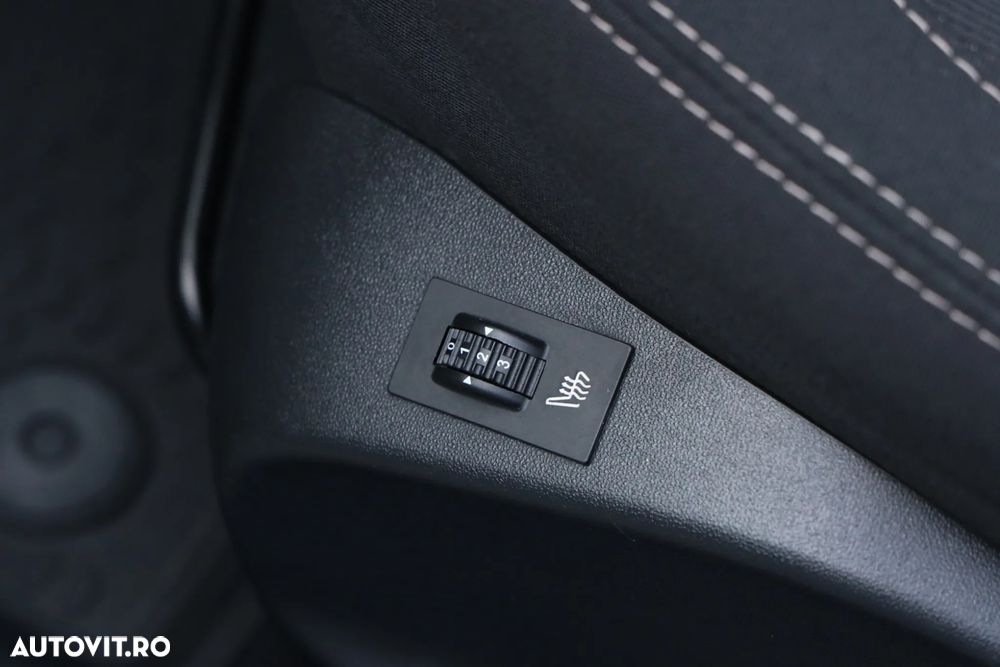 Peugeot 2008 1.2 L PureTech ETG Allure Aut. - 8