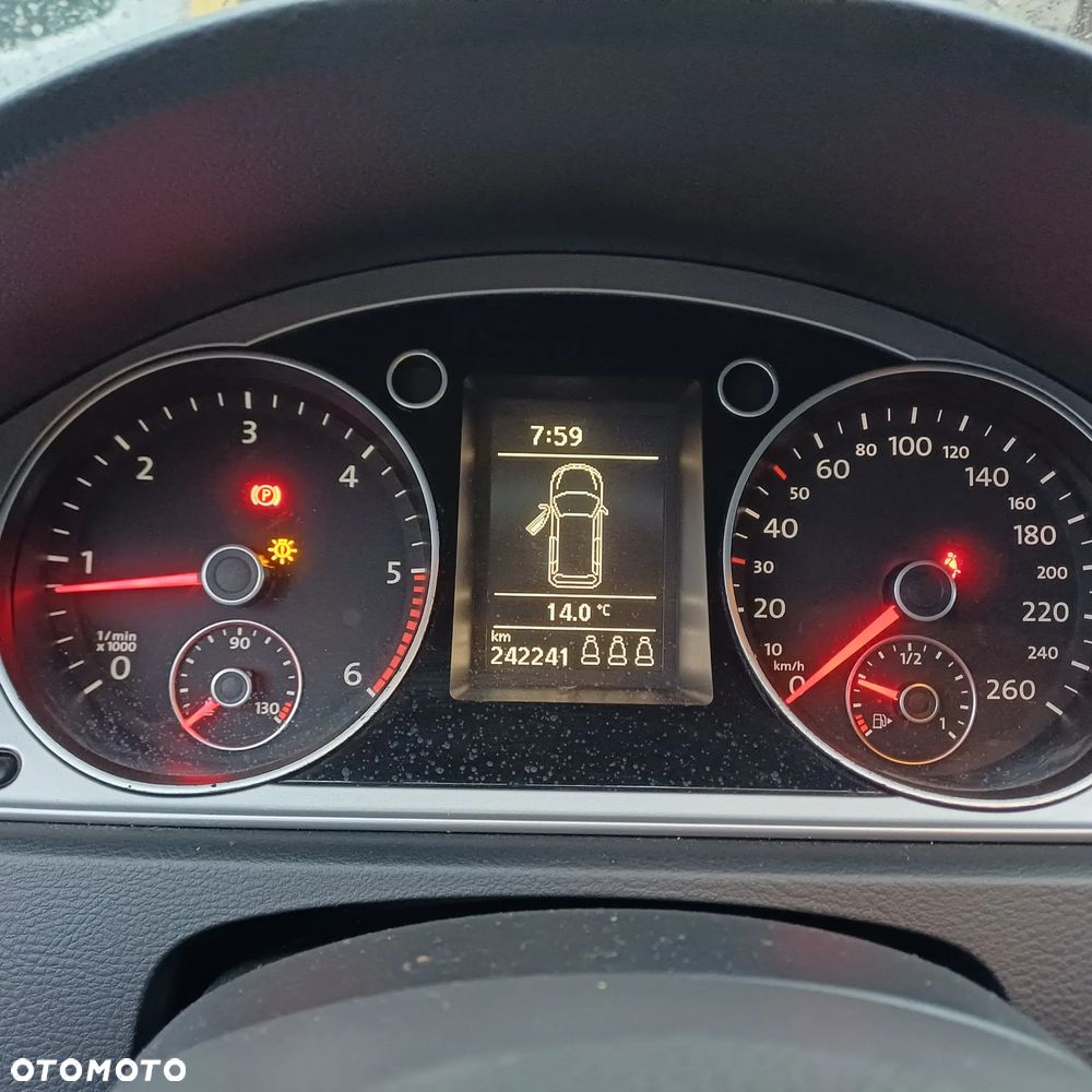 Volkswagen Passat 1.6 TDI BlueMotion - 22