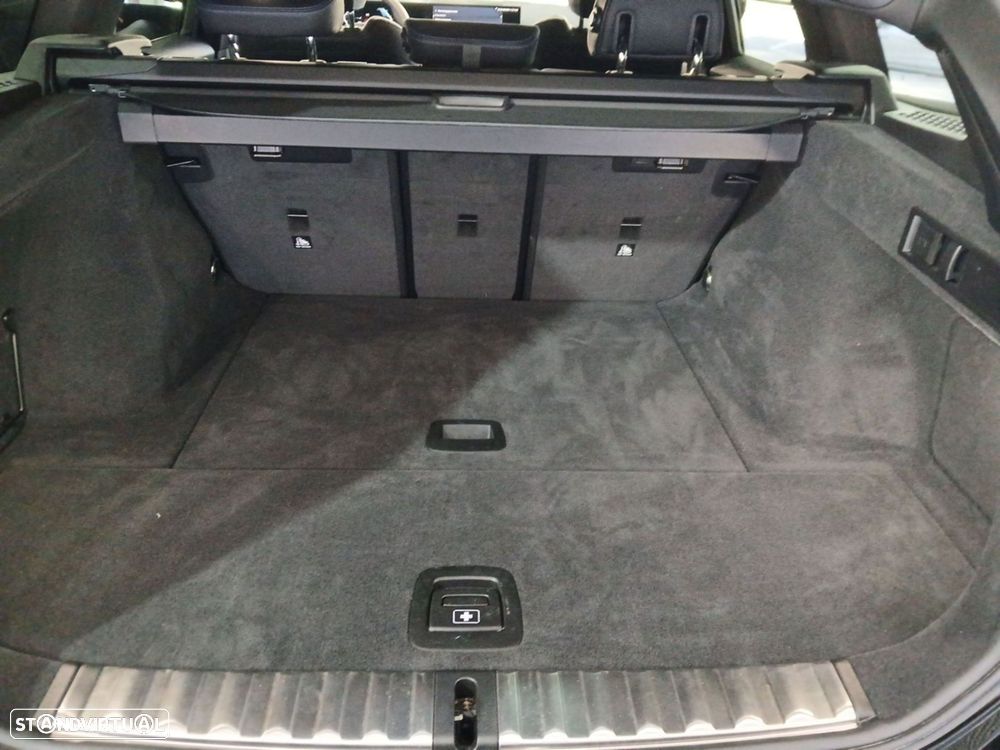 BMW 320 d Pack Desportivo M Auto - 24