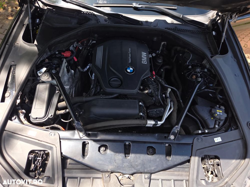 BMW Seria 5 520d Aut. - 36