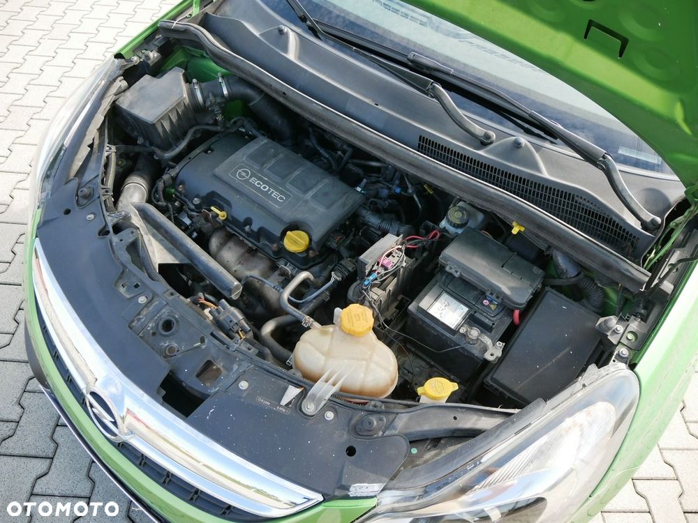 Opel Corsa 1.4 16V Sport - 27