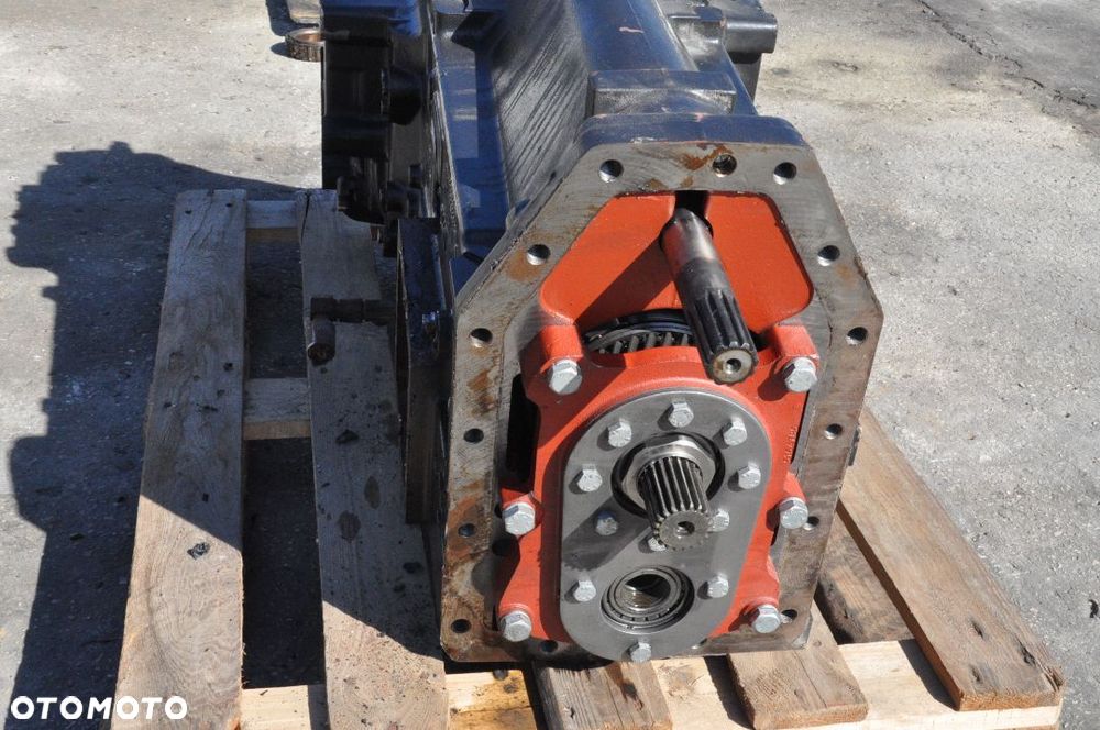 SKRZYNIA BIEGÓW  NEW HOLLAND TM CASE MXM 140 NEW HOLLAND  NR 51888509 / 44913639 / 008040354 - 4