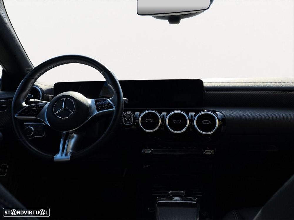 Mercedes-Benz CLA 200 — fotografia 11
