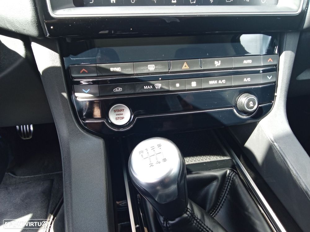 Jaguar F-Pace 2.0 i4D Prestige - 19