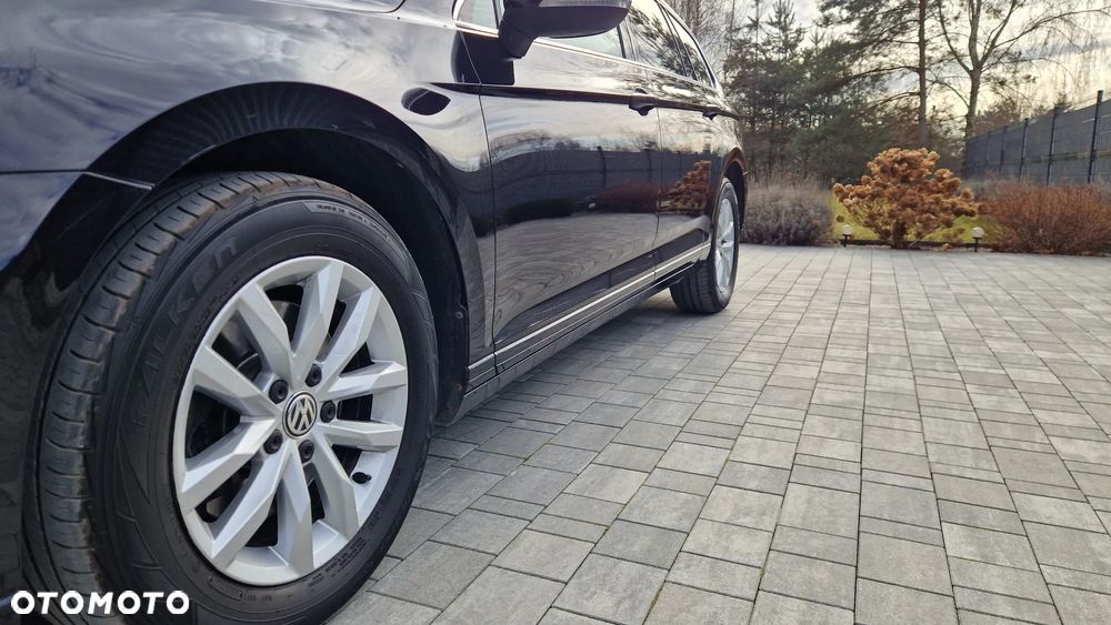 Volkswagen Passat - 13