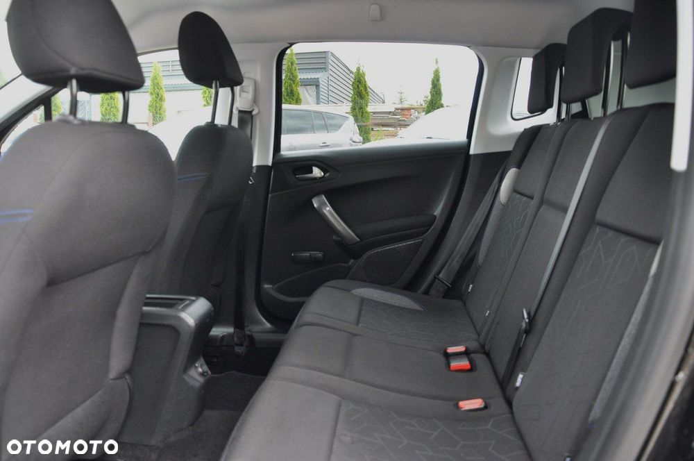 Peugeot 2008 1.2 Pure Tech Style - 12