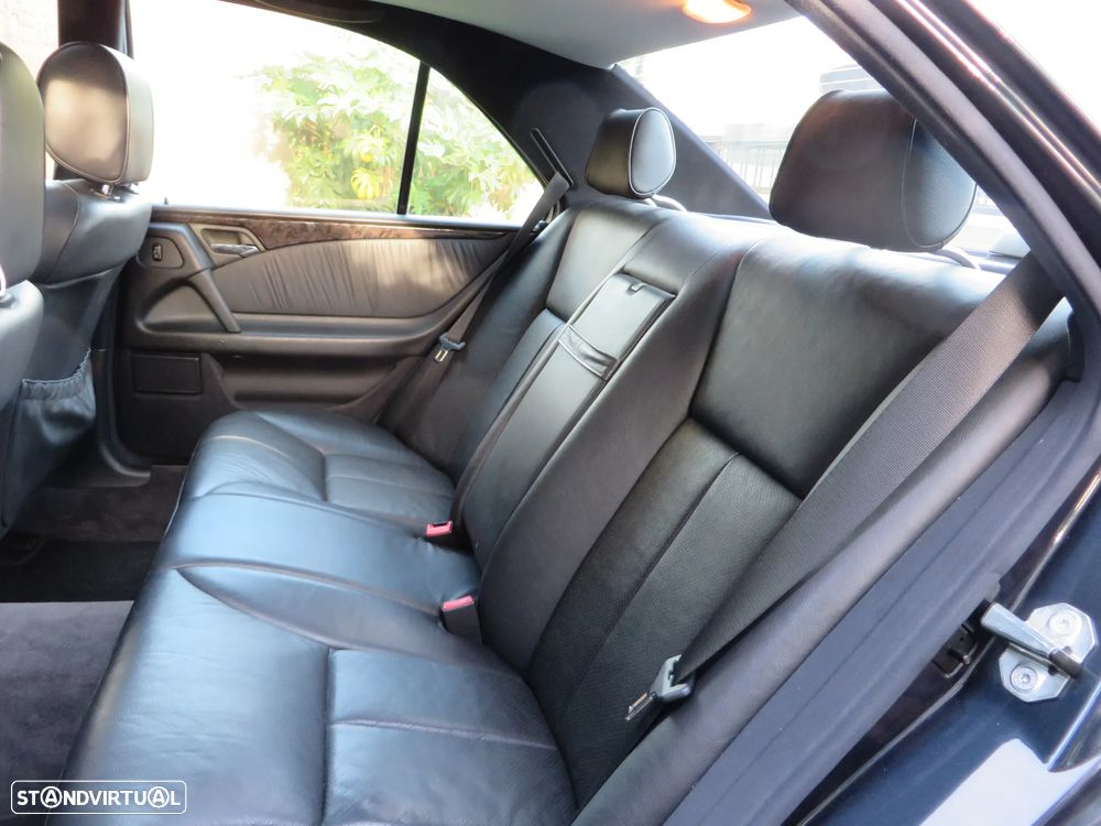 Mercedes-Benz E 250 TD Classic - 15