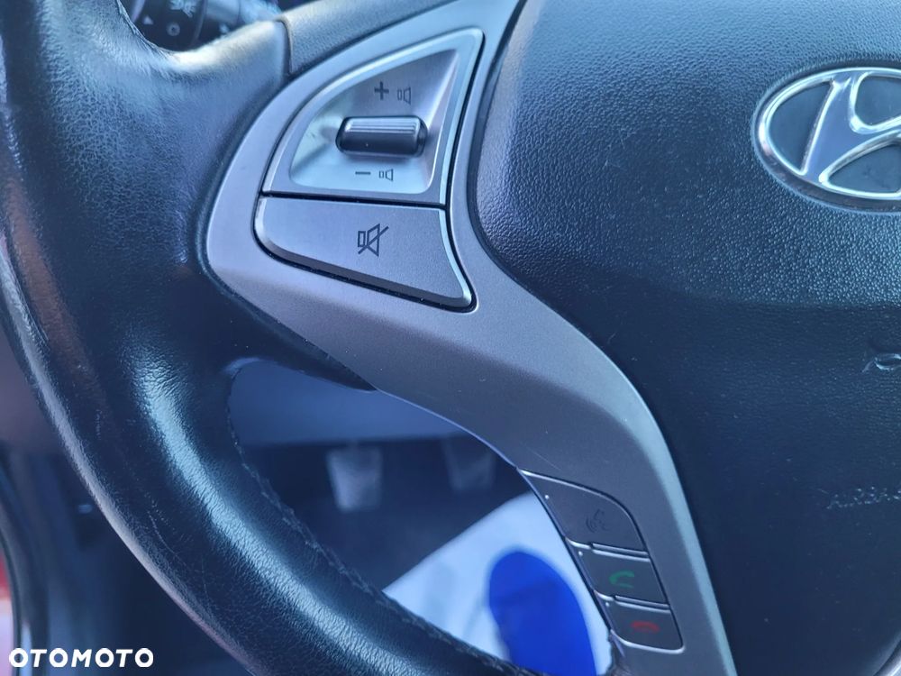 Hyundai ix20 1.4 blue YES - 30