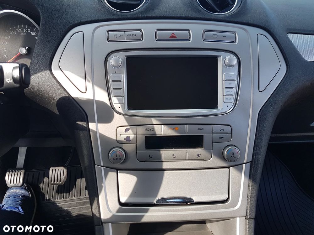 Ford Mondeo 2.0 Ambiente - 22