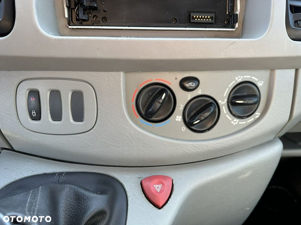 Opel Vivaro - 25