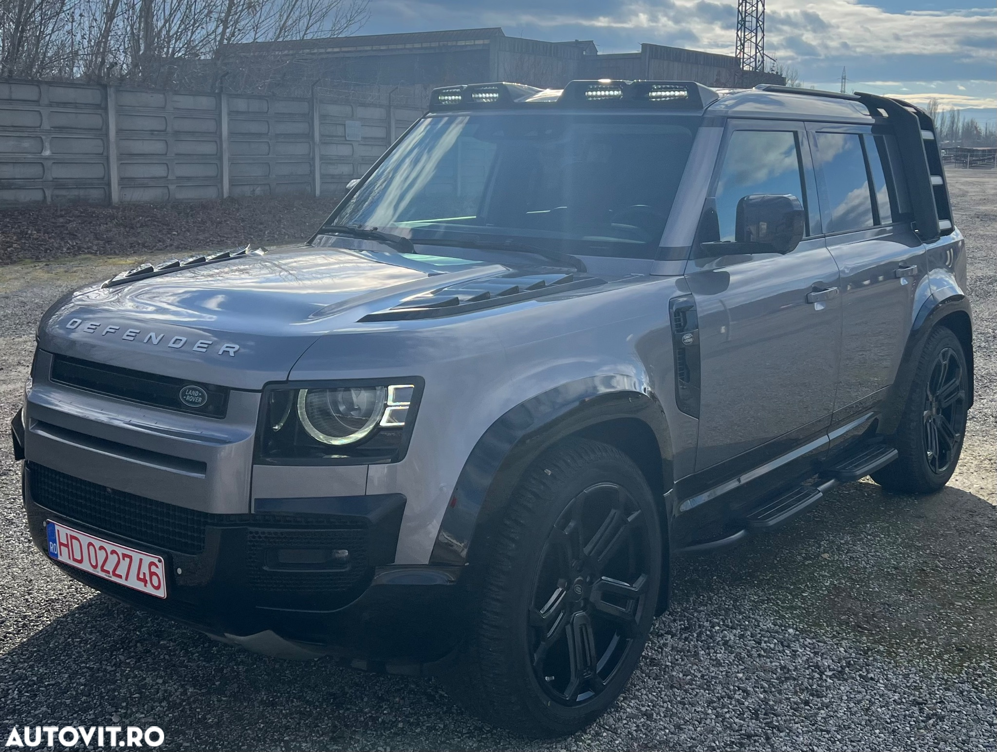 Land Rover Defender 110 2.0P 300 HSE - 5