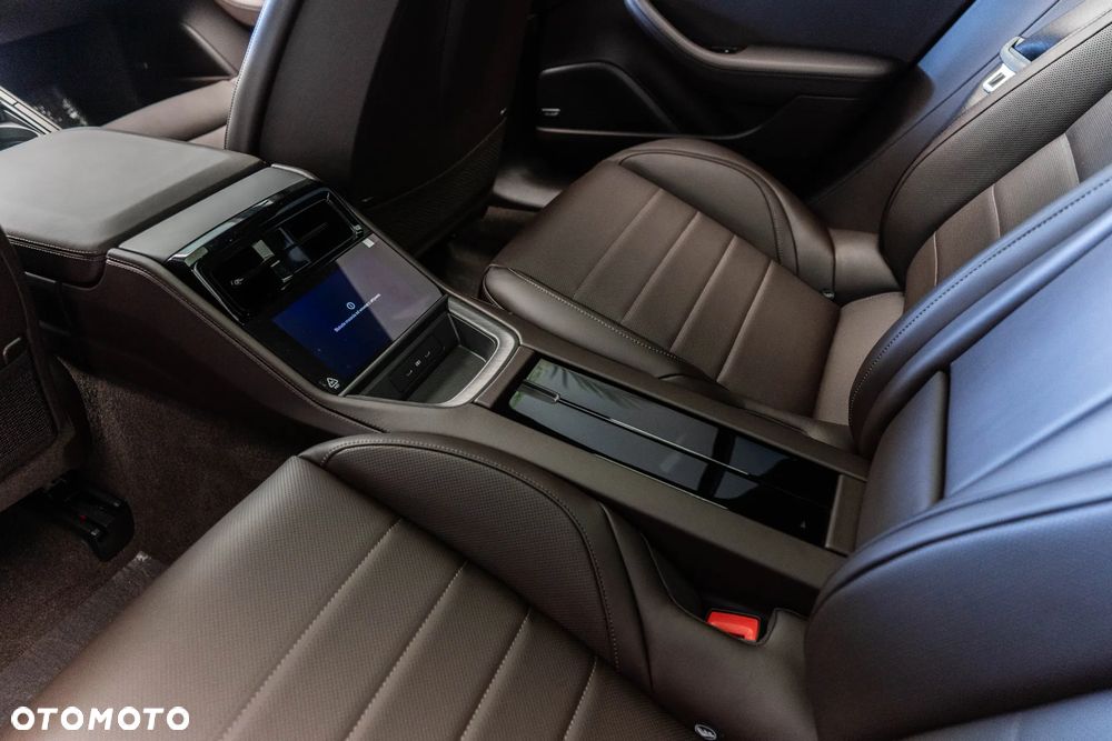 Porsche Panamera 4 E-Hybrid PHEV - 27