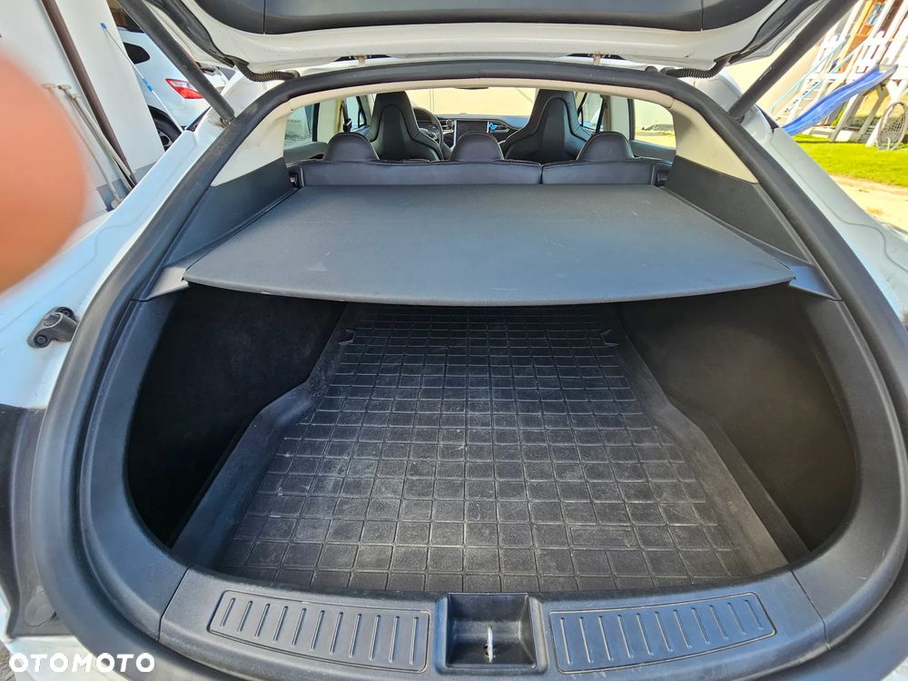Tesla Model S 85 - 12