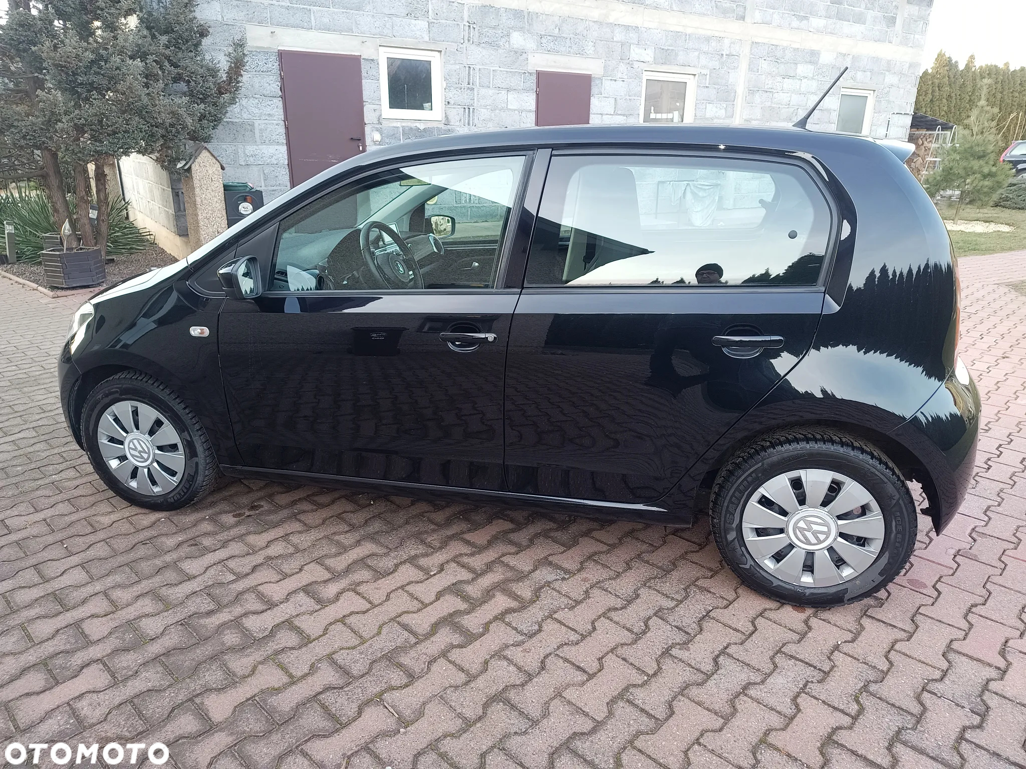 Volkswagen up! (BlueMotion Technology) high - 9