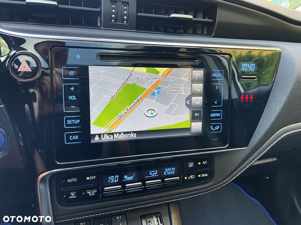 Toyota Auris 1.8 HSD Prestige NAVI - 33