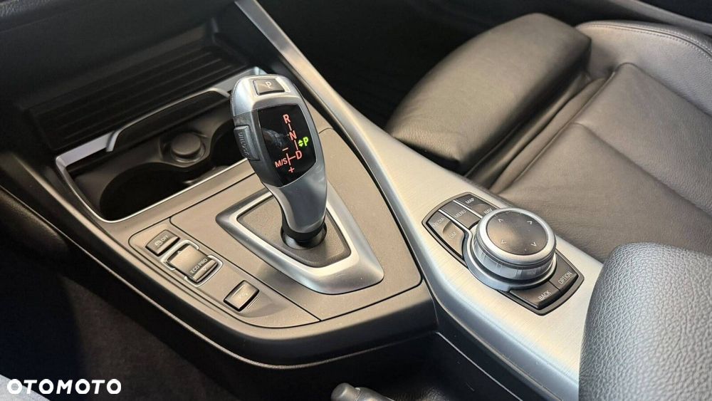 BMW Seria 1 - 30