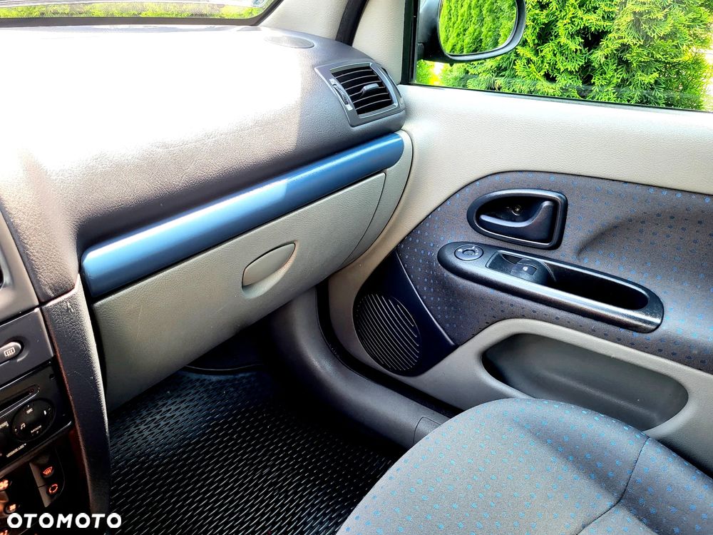 Renault Clio 1.4 16V Dynamique - 13