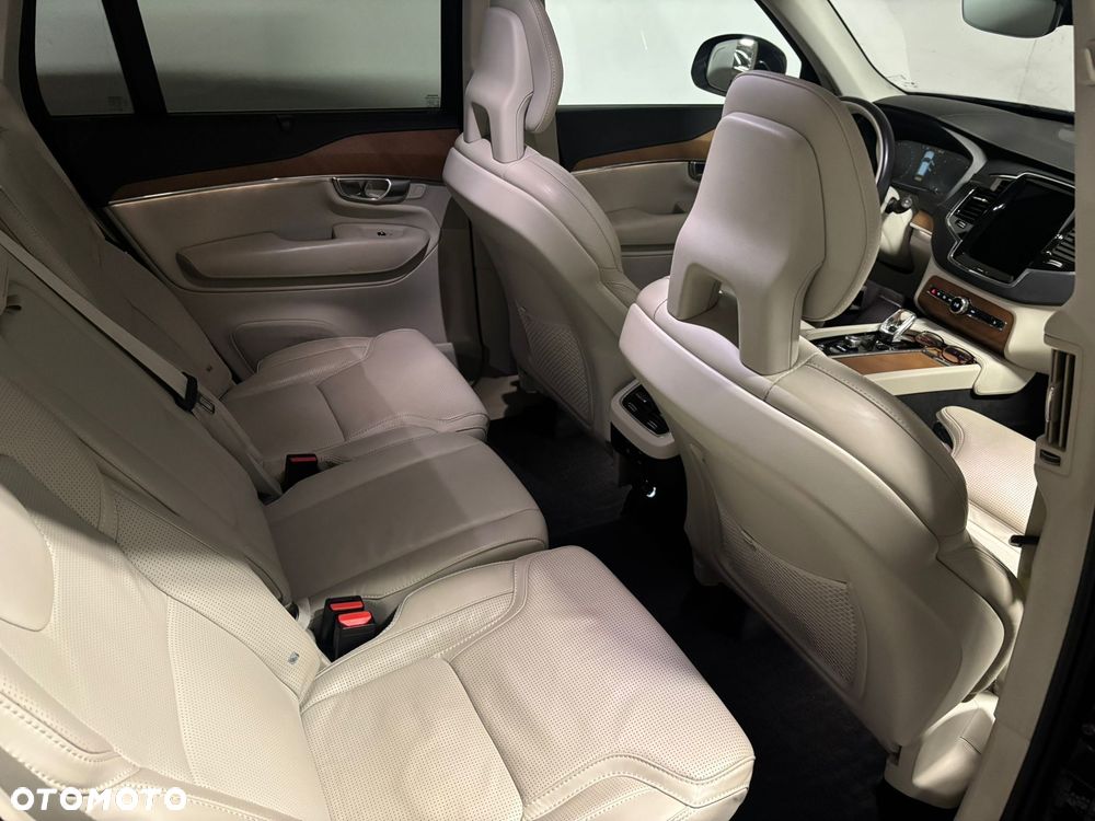 Volvo XC 90 - 12