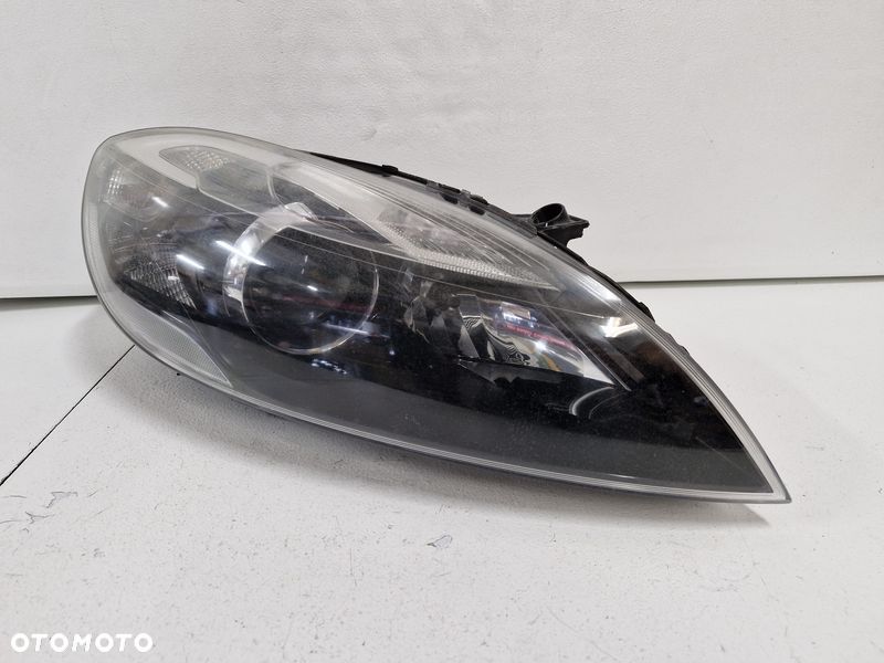 VOLVO V40 II 2 LAMPA REFLEKTOR PRAWY PRZÓD XENON UK 31420010 - 3