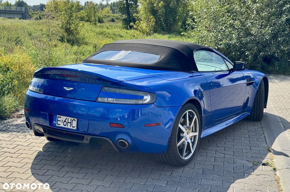 Aston Martin V8 Vantage - 8