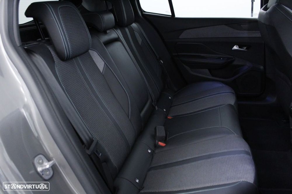 Peugeot 408 1.2 Hybrid Allure e-DCS6 - 16