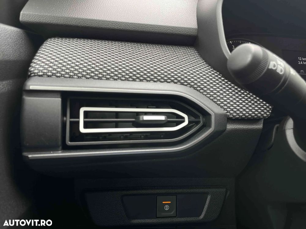 Dacia Sandero - 11