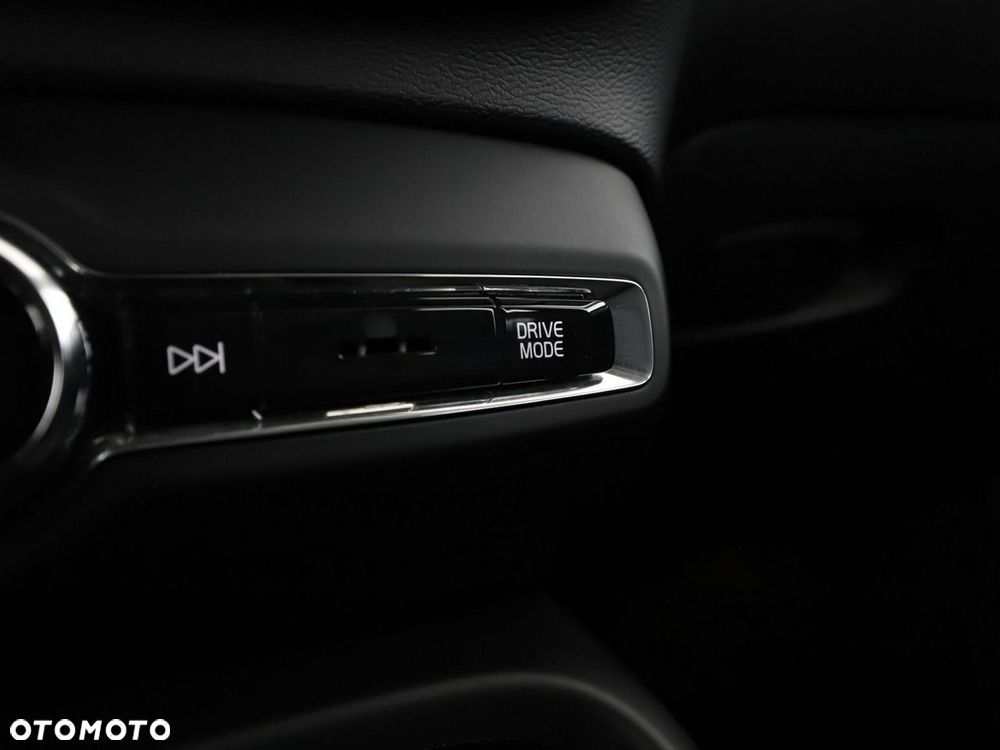 Volvo XC 40 D4 AWD Momentum Pro - 29