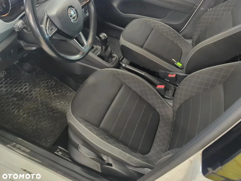 Skoda Fabia 1.0 Ambition - 10