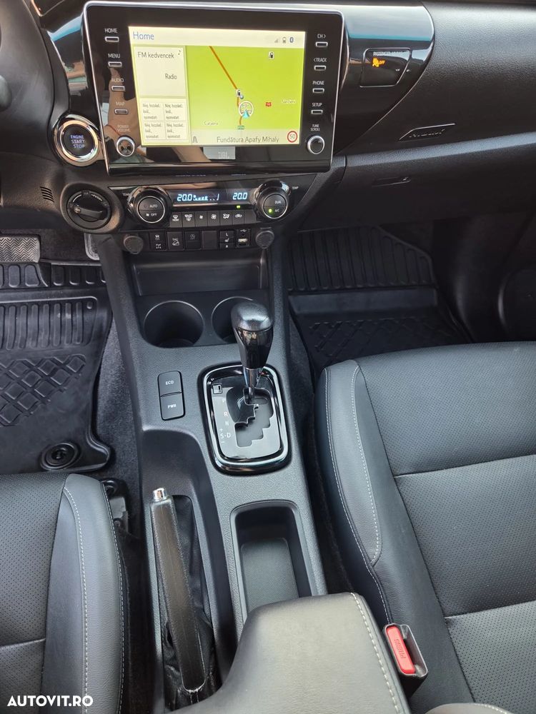 Toyota Hilux 2.8D 204CP 4x4 Double Cab AT Invincible - 16