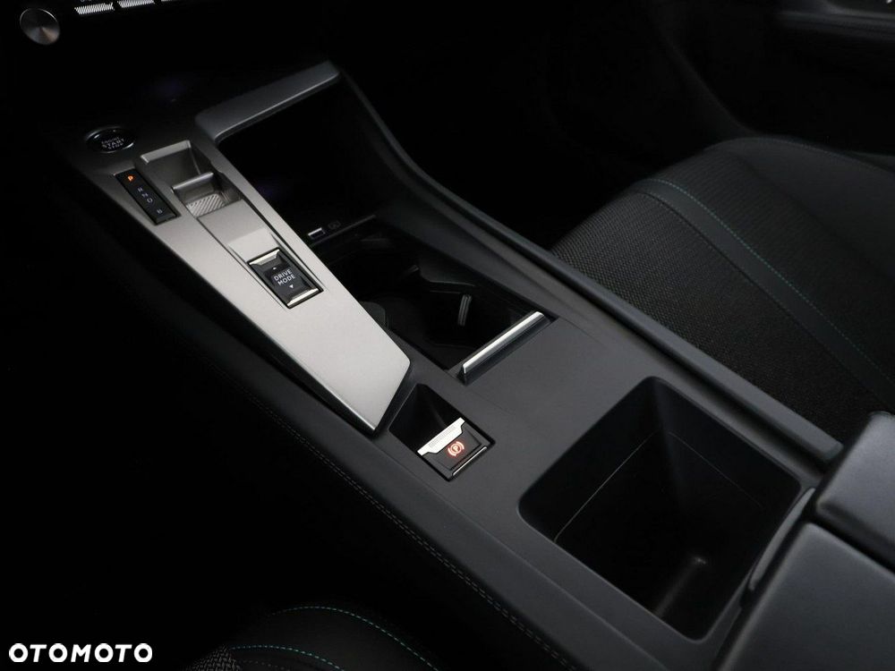 Peugeot 308 1.6 Hybrid PHEV Allure Pack EAT8 - 33