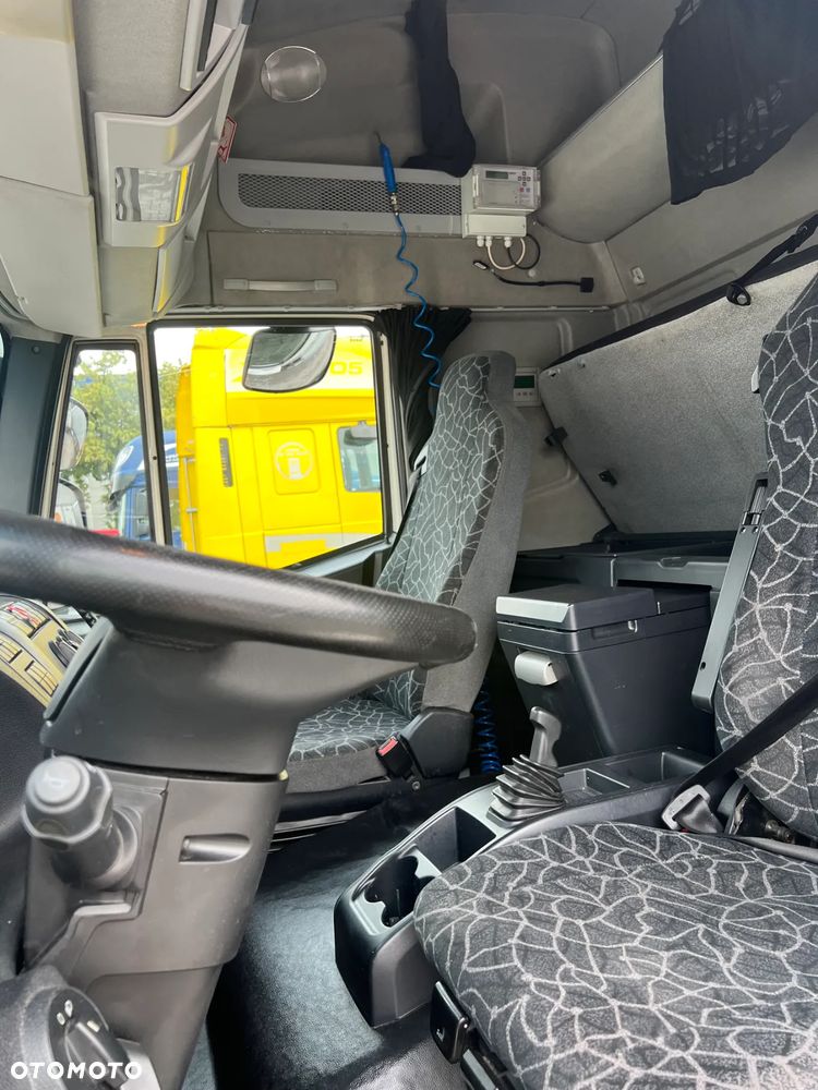 Iveco EUROCARGO 180E32 - 12