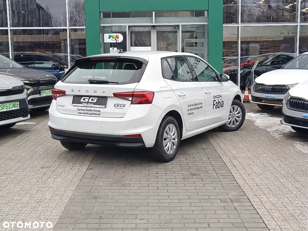 Skoda Fabia 1.0 Essence - 3