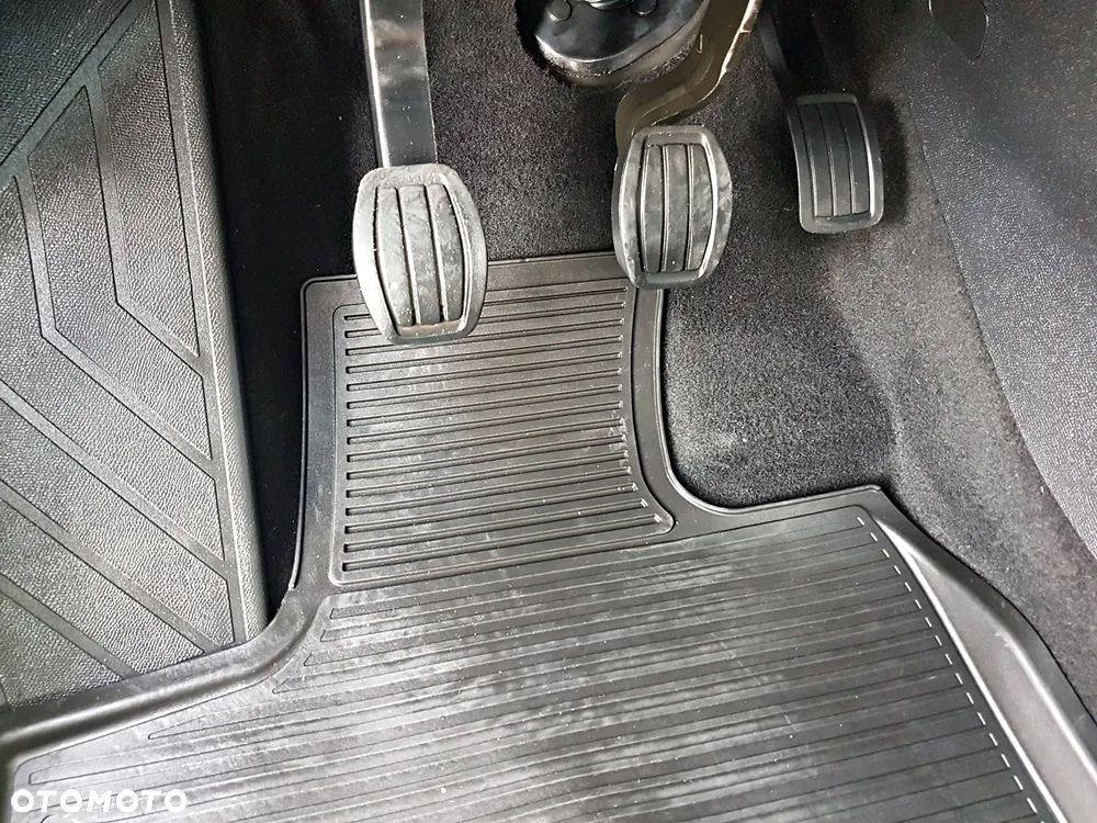 Peugeot 3008 1.2 PureTech Allure S&S - 14