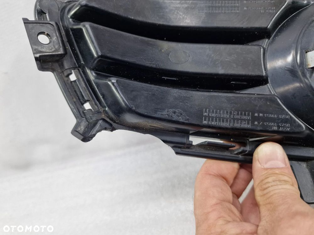 FORD MONDEO MK5 14- LEWA KRATKA BOCZNA ZDERZAKA PRZEDNIEGO PRZÓD W POŁYSKU , NR DS73-19953-Z / DS73-19953-M , NR AUKCJI A/90 - 10